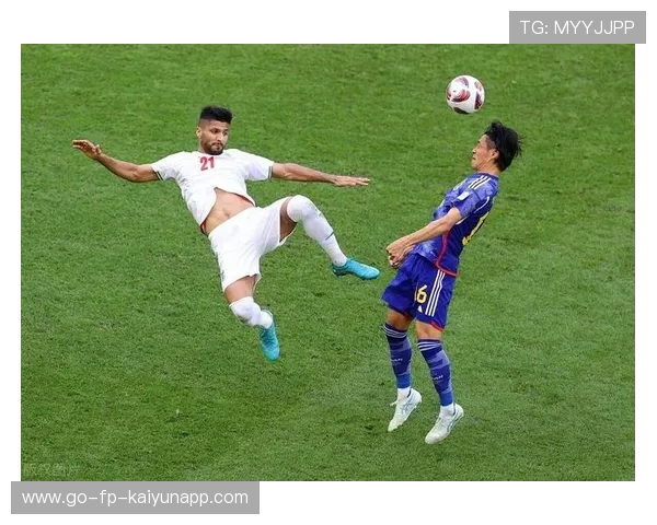 伊朗阿兹蒙禁区头槌建功,力克对手 伊朗阿兹蒙禁区头槌建功,力克对手